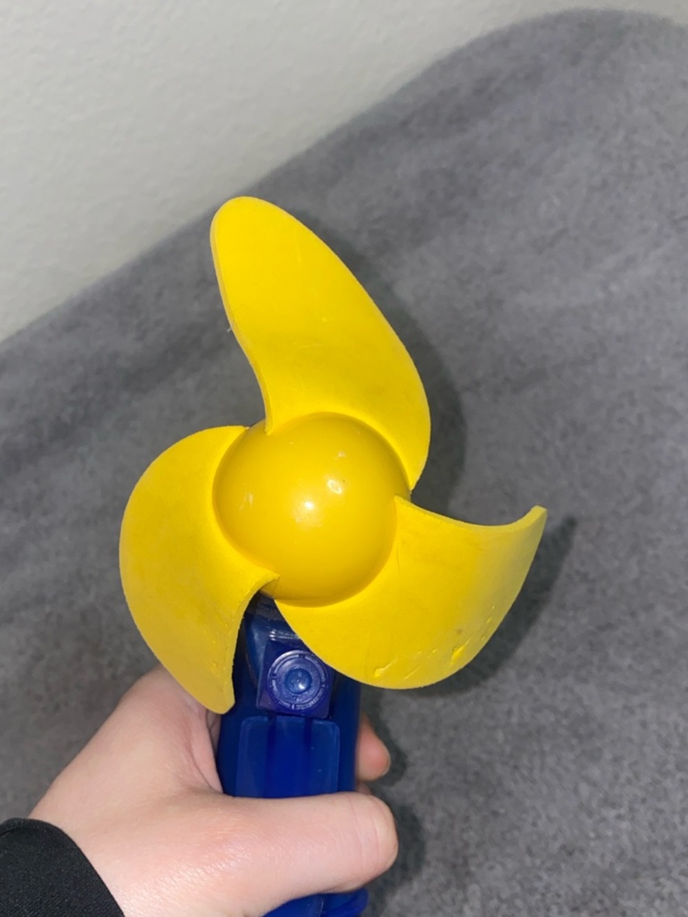 🪿2006 Disney Parks Misting Water Spray Bottle with a fan and lanyard! - Picture 7 of 9